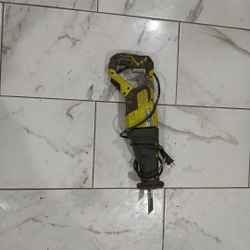 Serrucho de mano eléctrico de la marca rioby