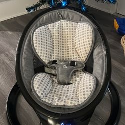 Bluetooth Baby swing By Munchkin 