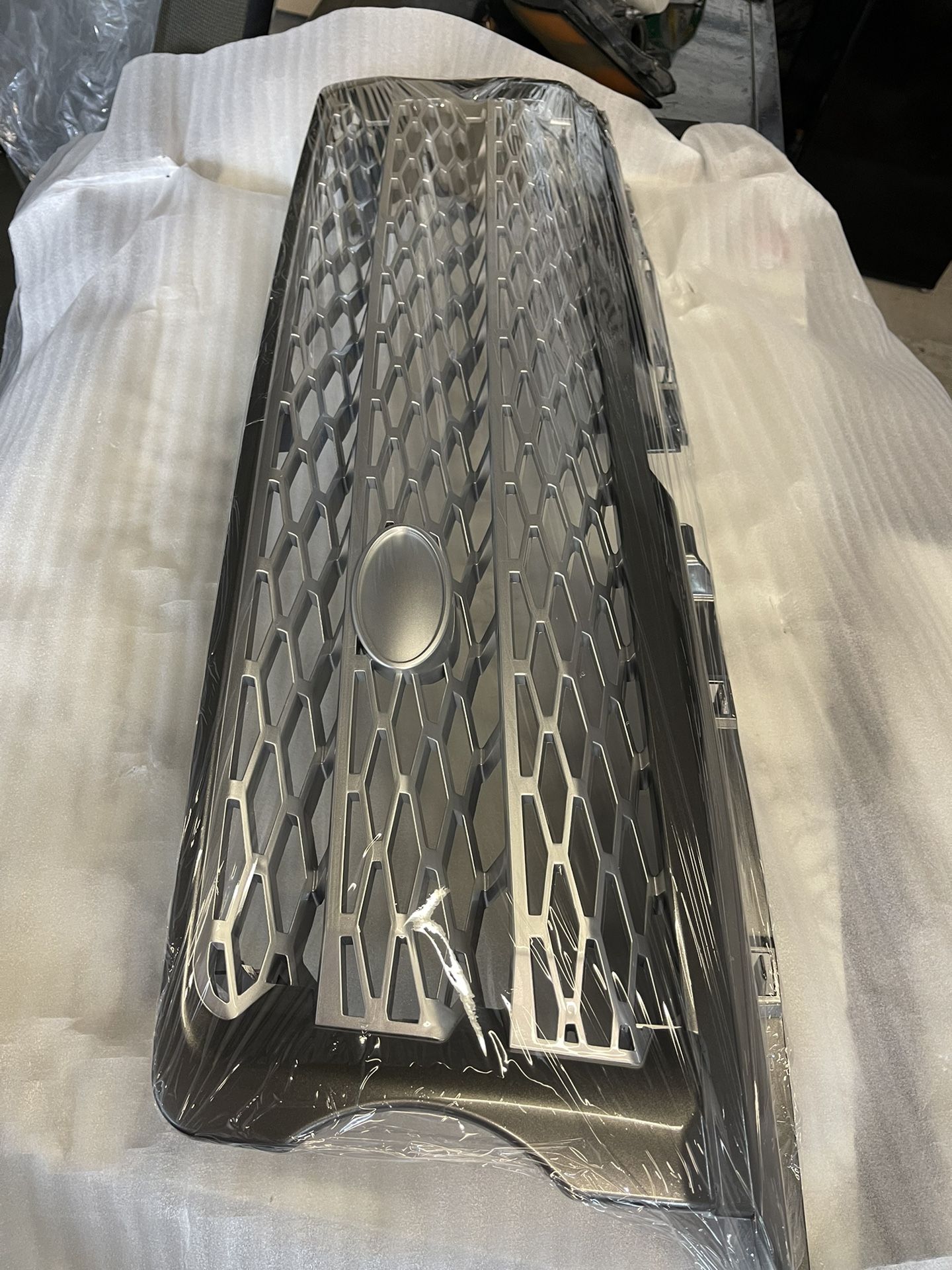 2006-2009 Range Rover L320 Gray/Silver Bumper Grille