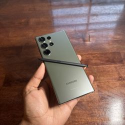 Samsung Galaxy S23 Ultra, Unlocked, 256 GBs, Like New Condition, Fully Functional