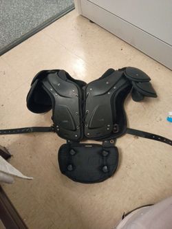 Shoulder pads with backplate $14