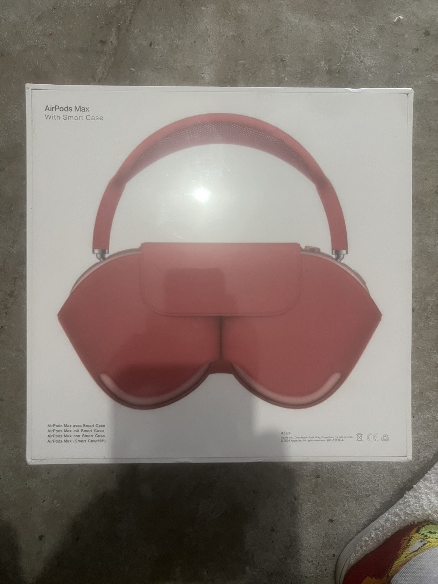 AirPod Max Red Edition