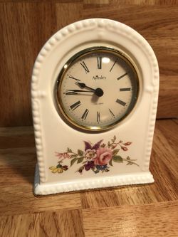 Aynsley Clock (Made In English with Fine Bone China)
