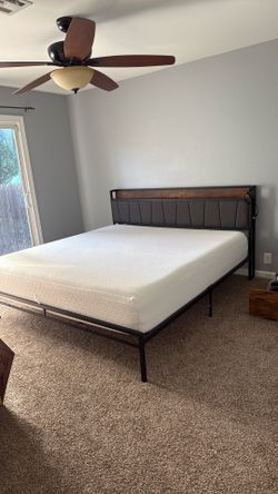 King size bed w/memory foam matress