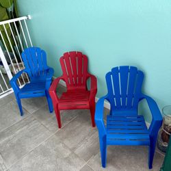 SET Of 3 Kids Chairs