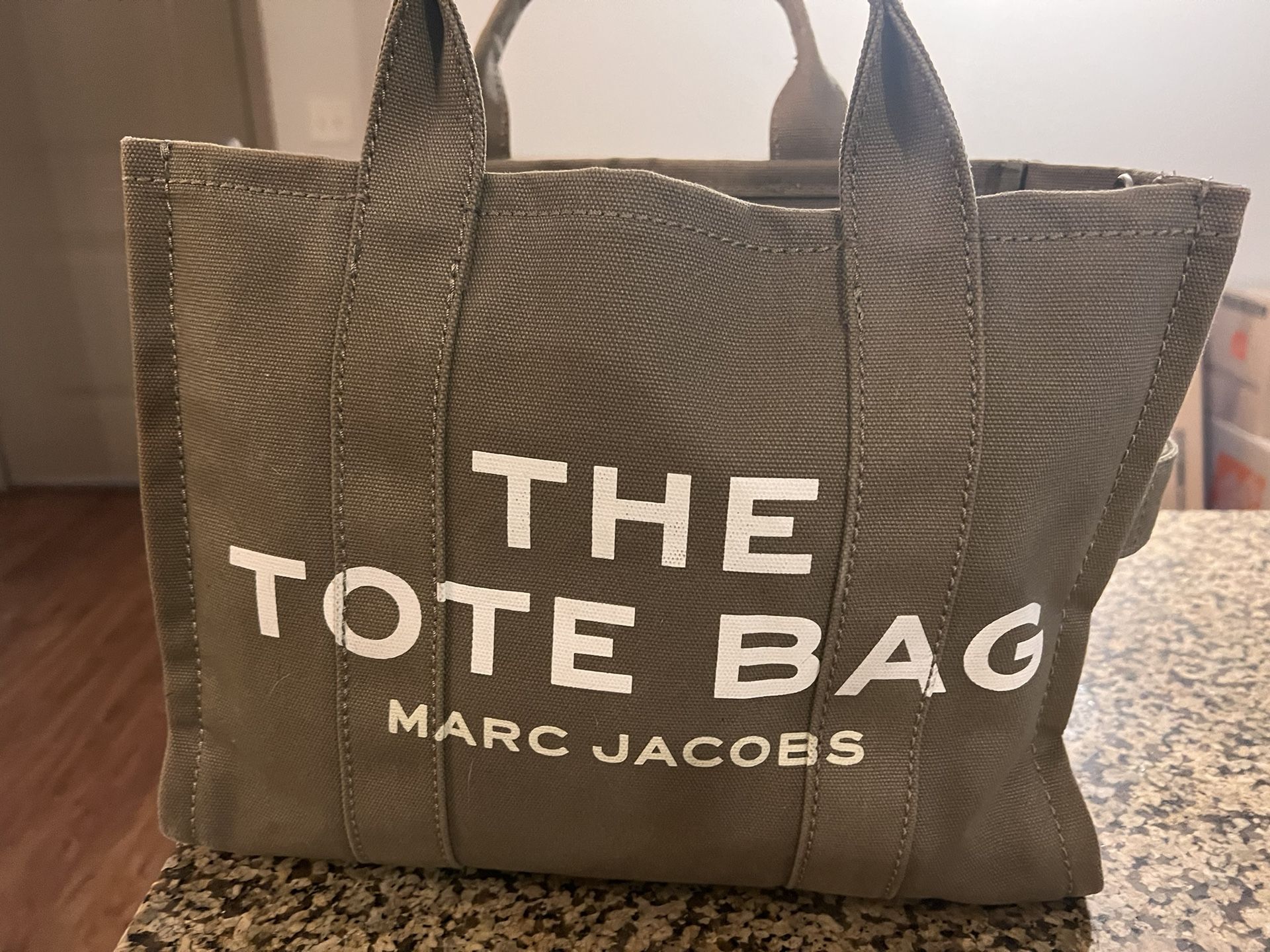 MK Purse And Marc Jacobs Tote Bag