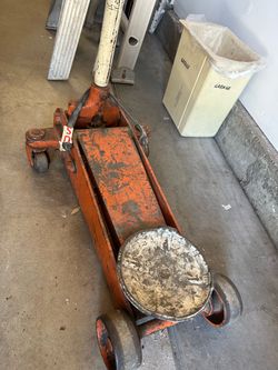 Floor Jack and furniture