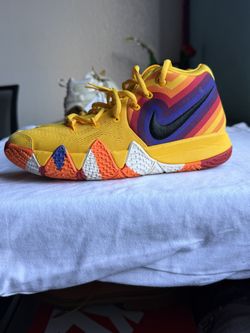 Nike Kyrie 4 Rainbow Basketball Shoes size 6