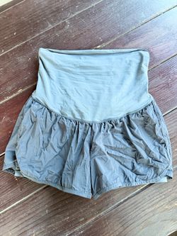 Maacie Maternity Shorts Size S