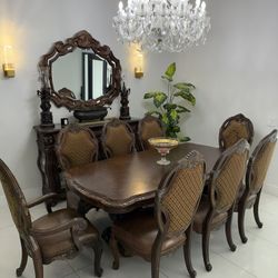 Michael Amini, Dinning Set