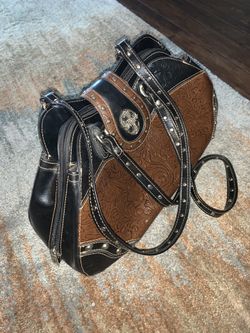 Super Cute Leather W / Rivets Hidden Compartments 