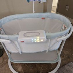 Fisher Price Bassinet Barley Used! 