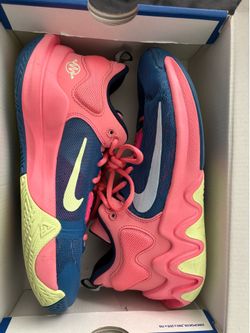 Basketball shoes