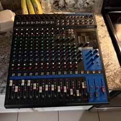 Yamaha 16 Channel Mixer 