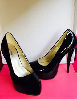 High heels black