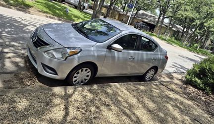 2019 Nissan Versa