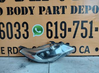 2013-2016  TOYOTA AVALON PASSENGER RH HEADLIGHT OEM
