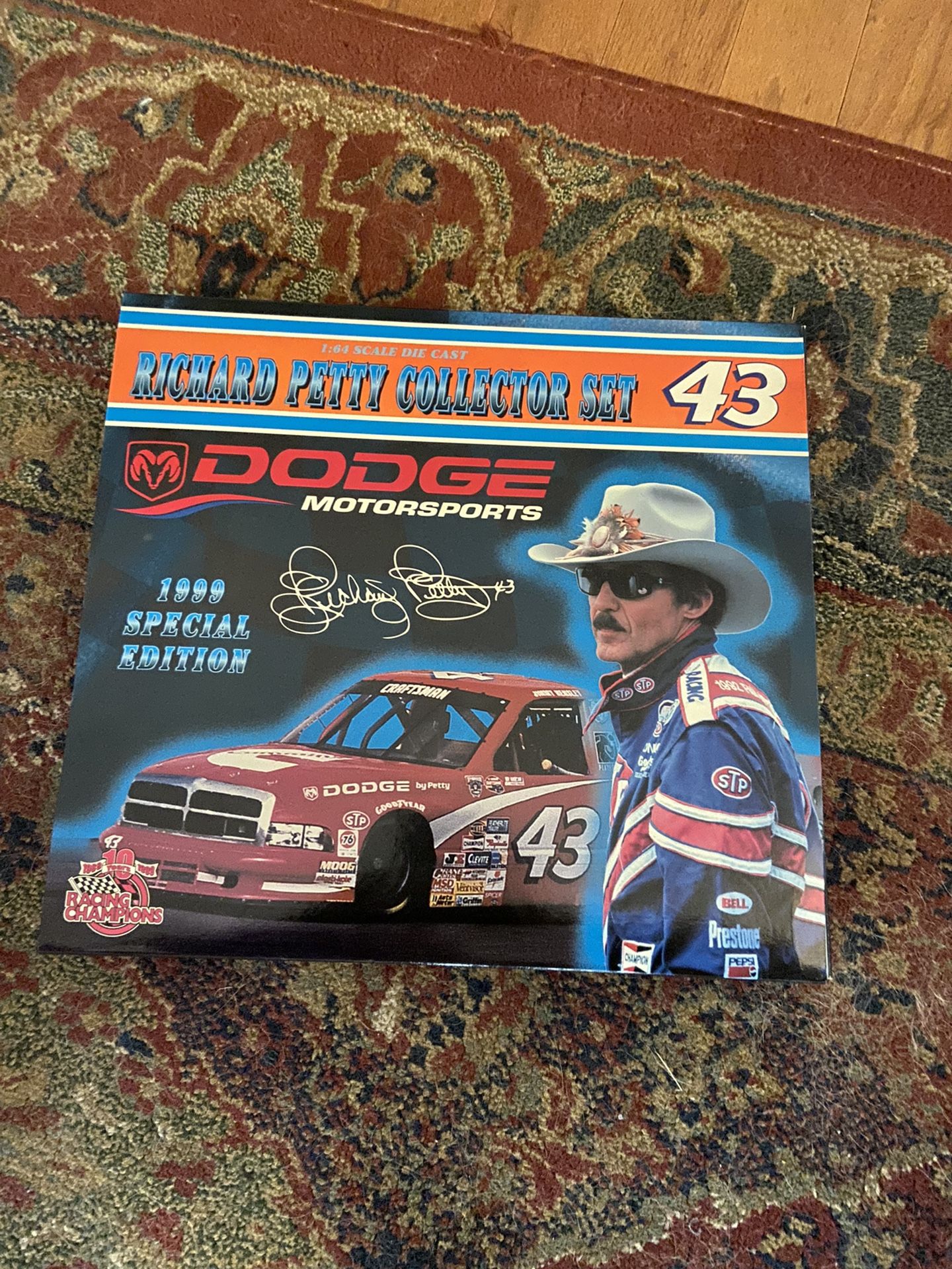 Racing Champions Richard Petty 1999 Special Edition Collector Set NASCAR 1:64