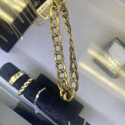 MENS GOLD CUBAN LINK BRACELET 