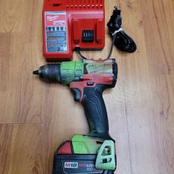 MILWAUKEE 18V FUEL HAMMER DRILL WITH BATTERY AND CHARGER 