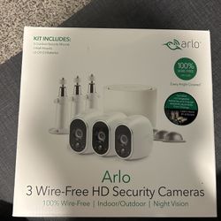 Arlo 3 Wireless cameras And Base station complete