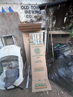 Free moving clothes boxes with metal piece