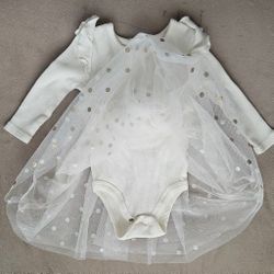 Beautiful Girl Dress 12 Months . T he Red months $10 Each 