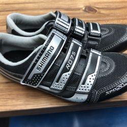 Shimano SH-R075 Road Cycling Shoes EU Size 43, US Mens 8.9 New Clips