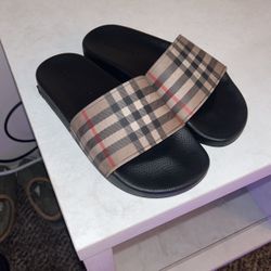 Women’s Burberry slides 
