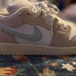 Women’s Air Jordan 1 Low SE (GS)