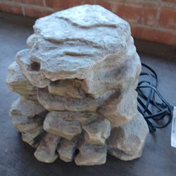 Teteafauna Reptile Fountain