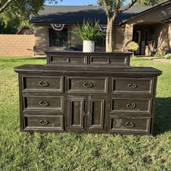 Beautiful Solid Wood Rustic Black/Brown Dresser