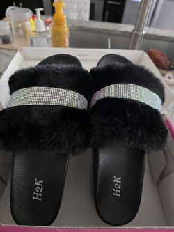 Women's Slides