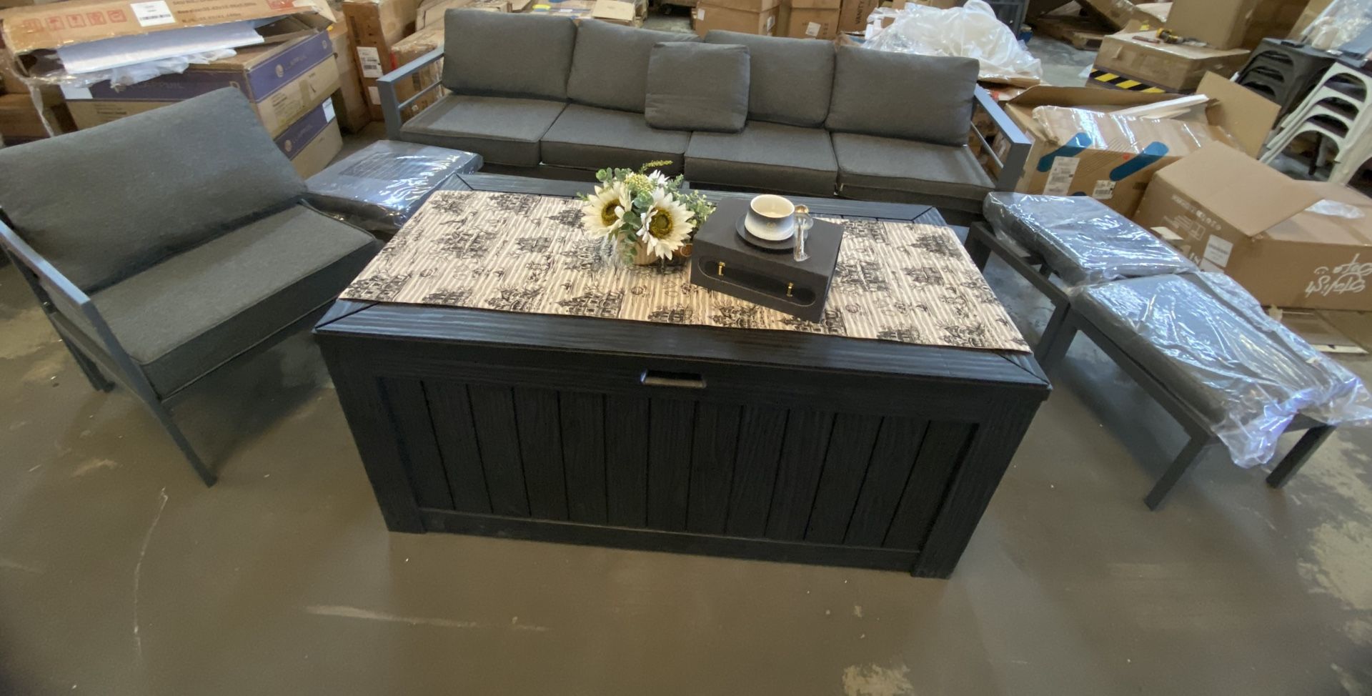 Modern Outdoor Sofa Set + Storage Box – $350 ✨ Stylish & Comfortable ✨ • Includes: • 4-seat straight sofa • 1 single armchair • 3 cushioned ottomans