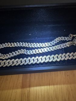 5 1/2 VS Carat Bracelet 8in Bustdone Lock 10in. Gold Two Tone Chain 4 1-2 Diamond Chain..