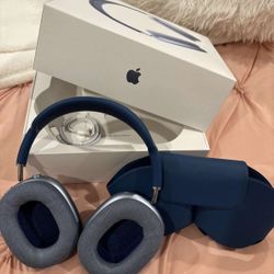AirPod Maxes