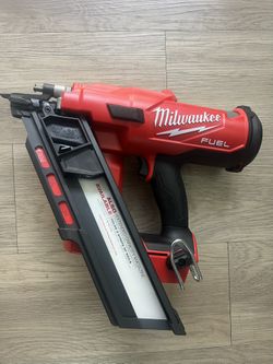 Milwaukee M18 FUEL 3-1/2 in. 18-Volt 30-Degree Lithium-Ion Brushless Cordless Framing Nailer (Tool-Only)
