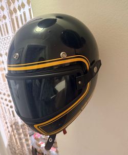 MOTORCYCLE HELMENT