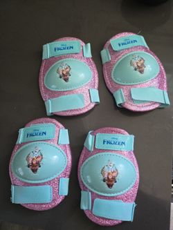Frozen girl knee and elbow pads