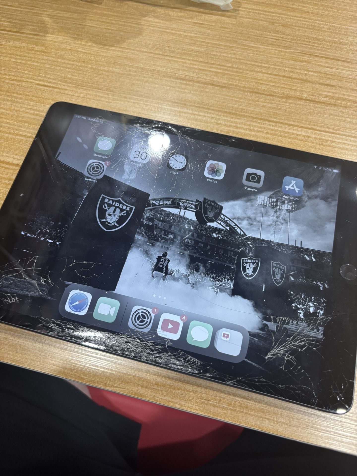 cracked screen ipad