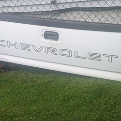 Tailgate 99-06 Silverado
