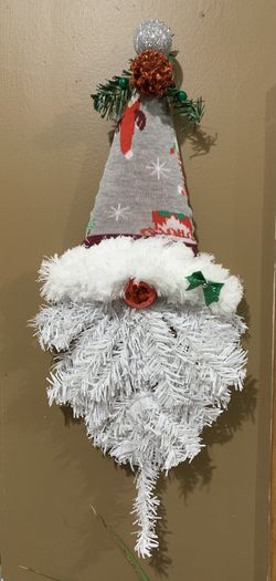Gnomes Wreath