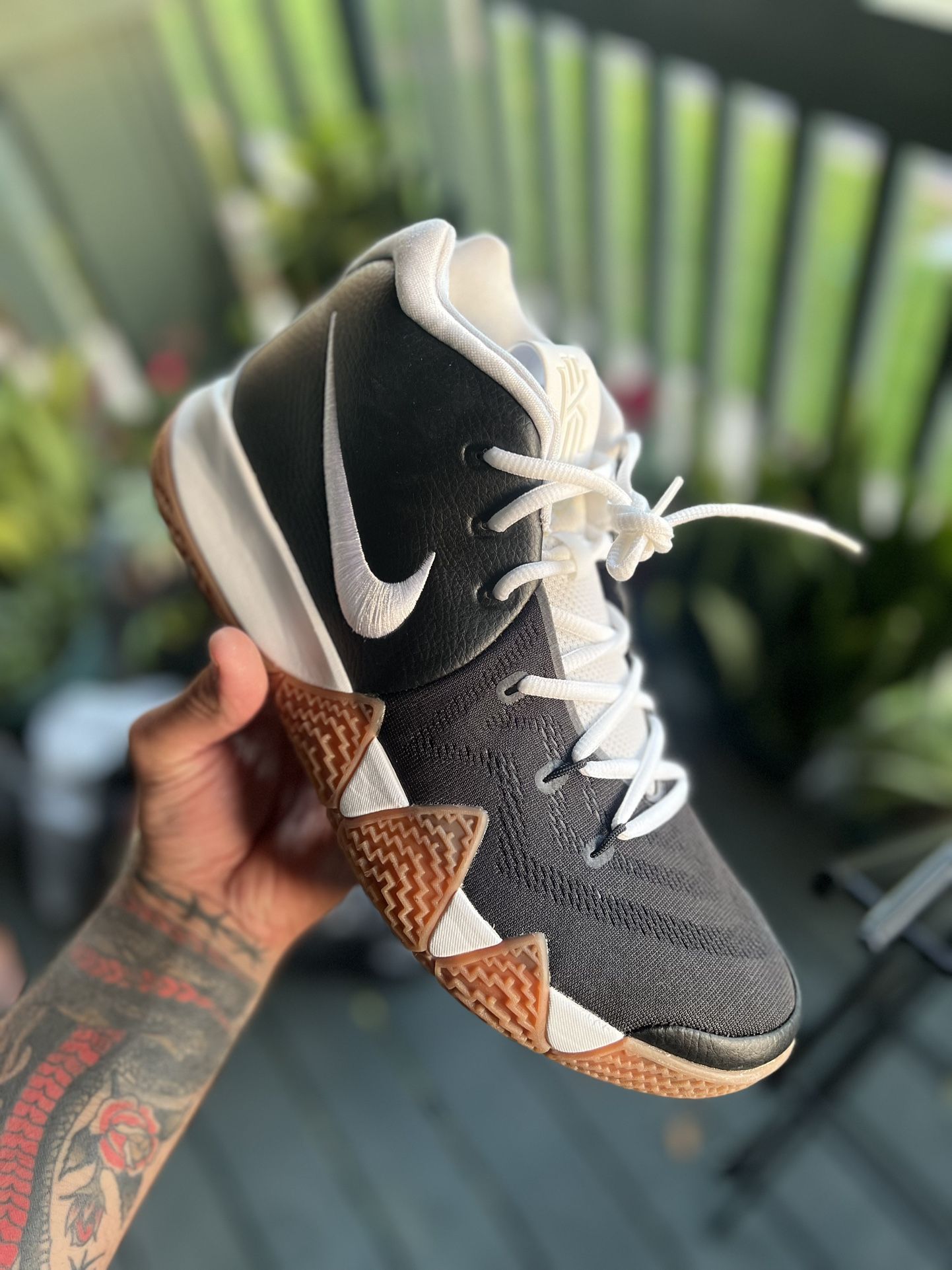 Nike Kyrie 4 ID Size 11.5 Basketball Shoes Brooklyn Nets Oreo