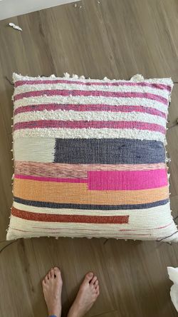 Massive floor pillow cushion