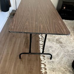 6ft table W/ Collapsible Legs 