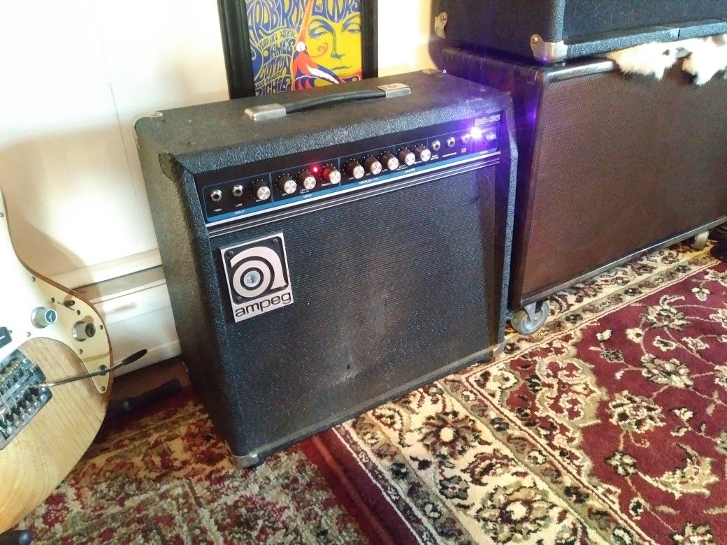 Ampeg SS-35 Guitar Amplifier