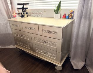 Bratt Decor Chelsea Dresser