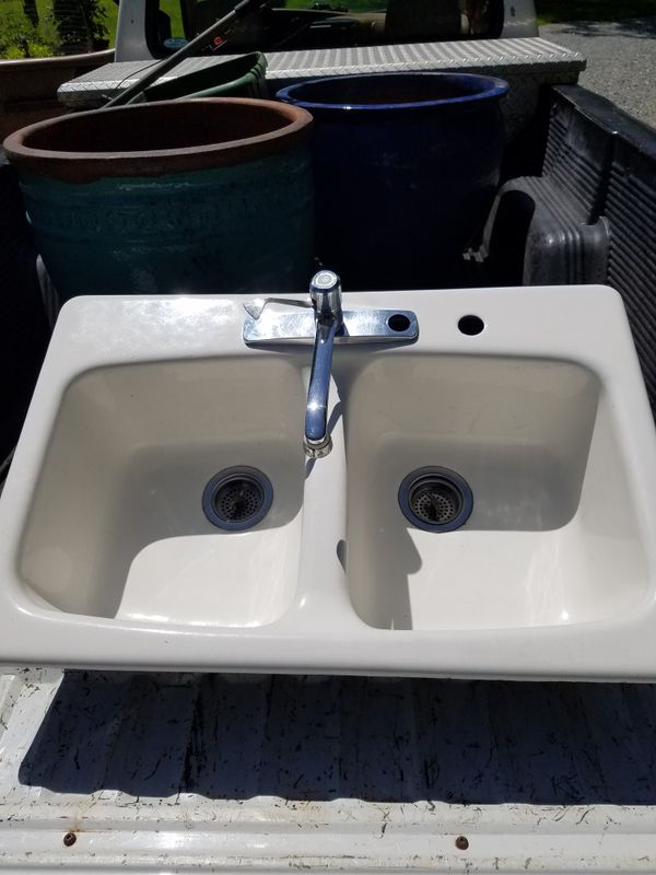 Kitchen sink for Sale in Burlington, WA - OfferUp