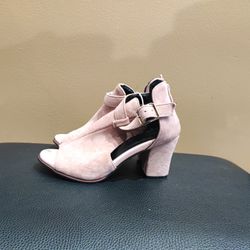 Pink Suede Boot Buckle Strap Size-6. 5