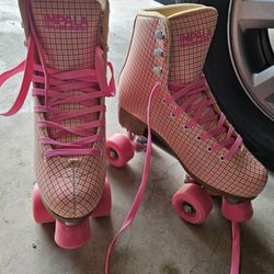 Womens Size 9 Roller Skates W/ 3 Pc Safety Gear